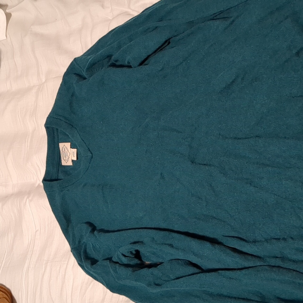 V neck sweater